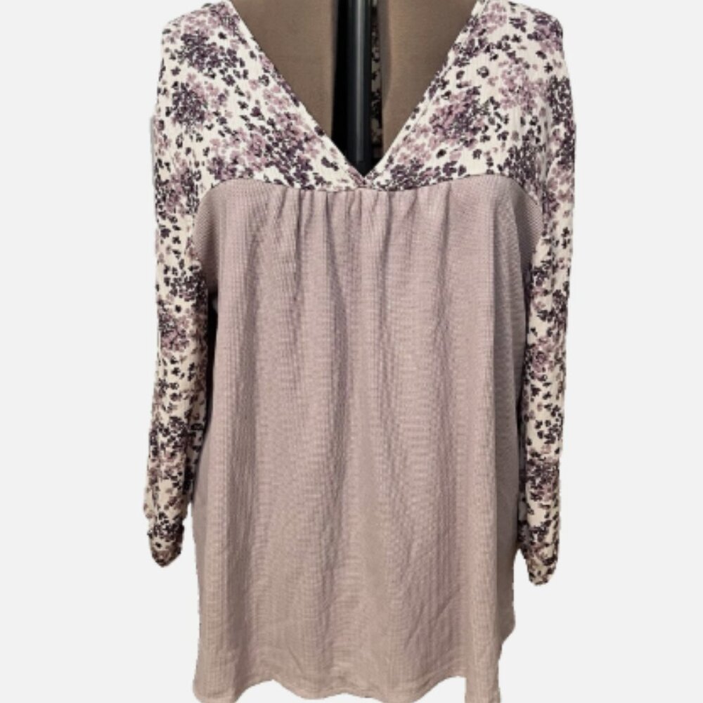 Chicsoul. Size 3XL. Tunic top Lavender floral Pullover. V-neck. B121